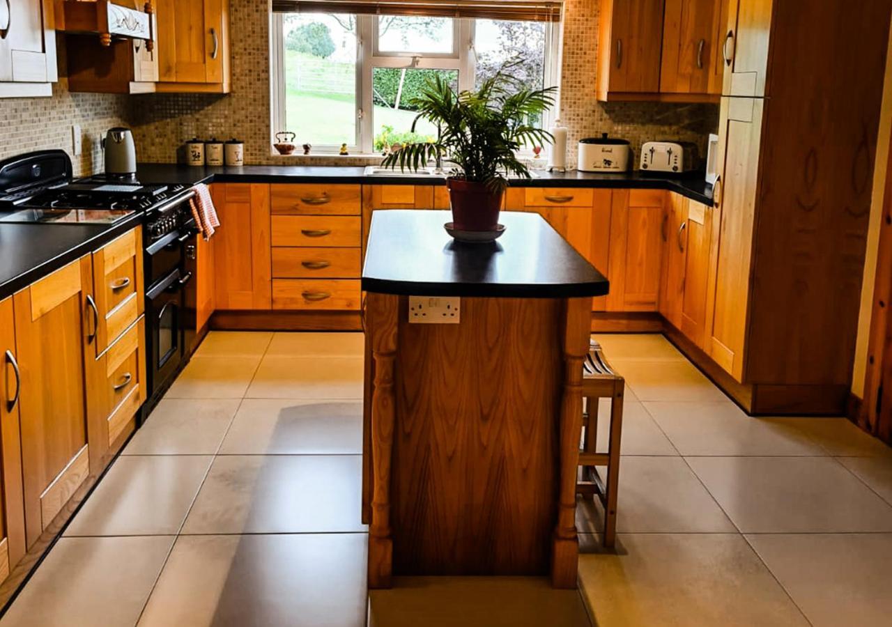 Moat Holiday Rental Lisnaskea Eksteriør bilde