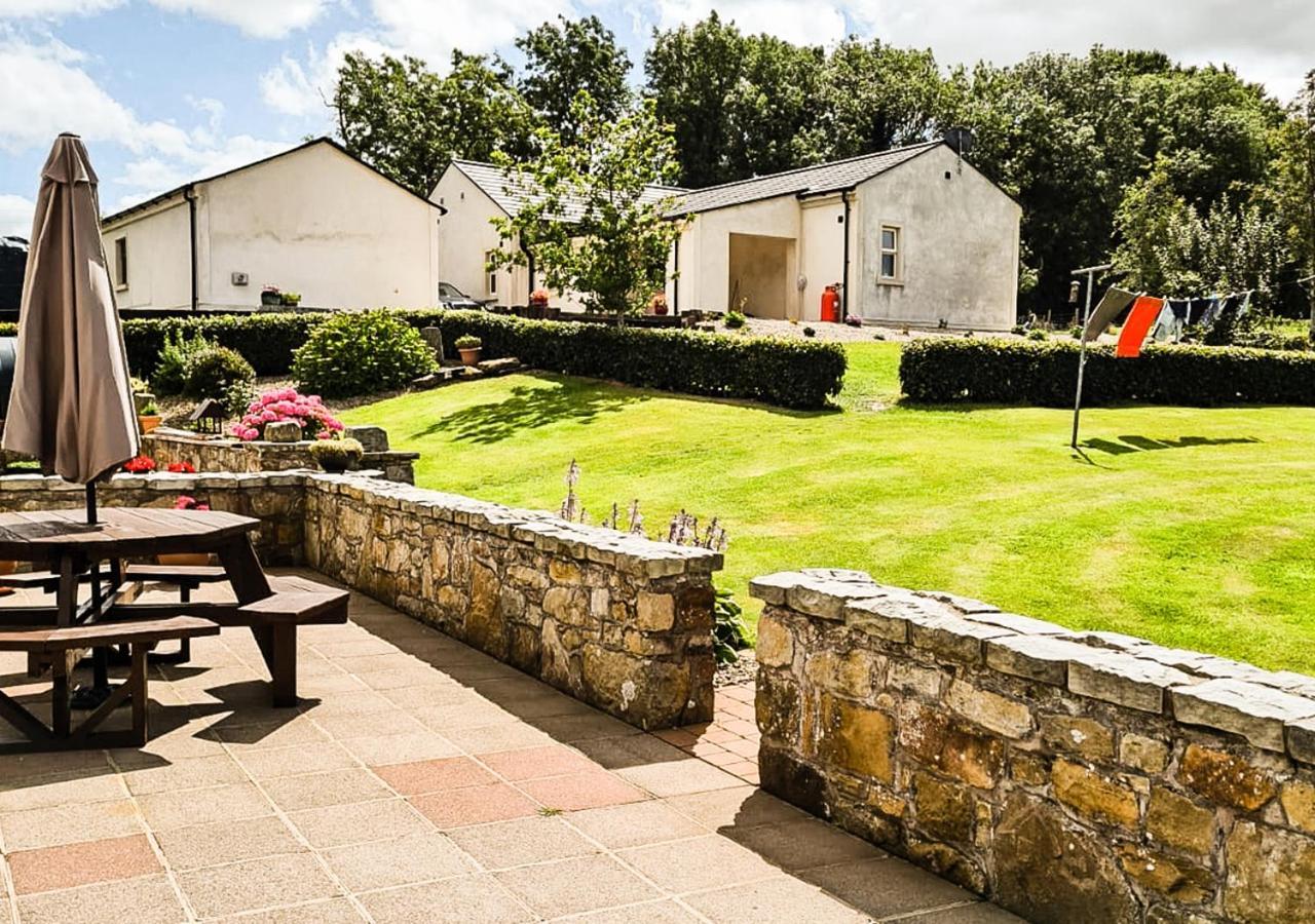 Moat Holiday Rental Lisnaskea Eksteriør bilde