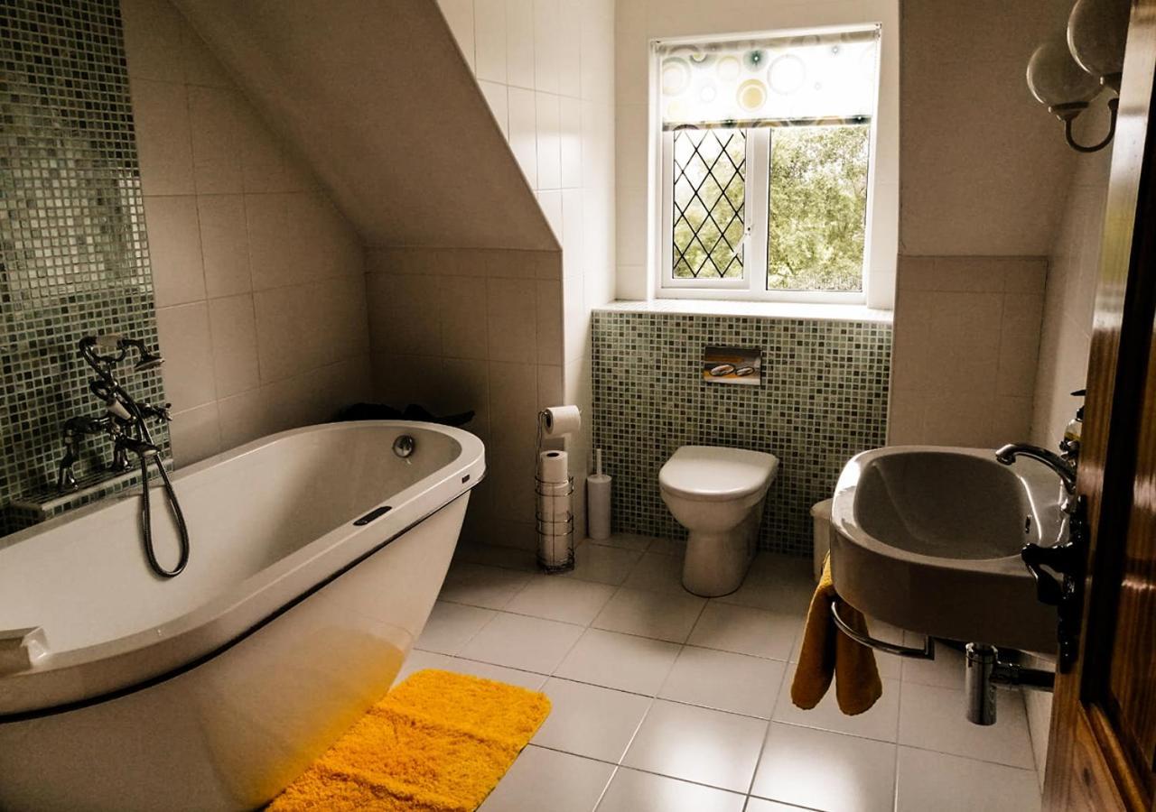 Moat Holiday Rental Lisnaskea Eksteriør bilde