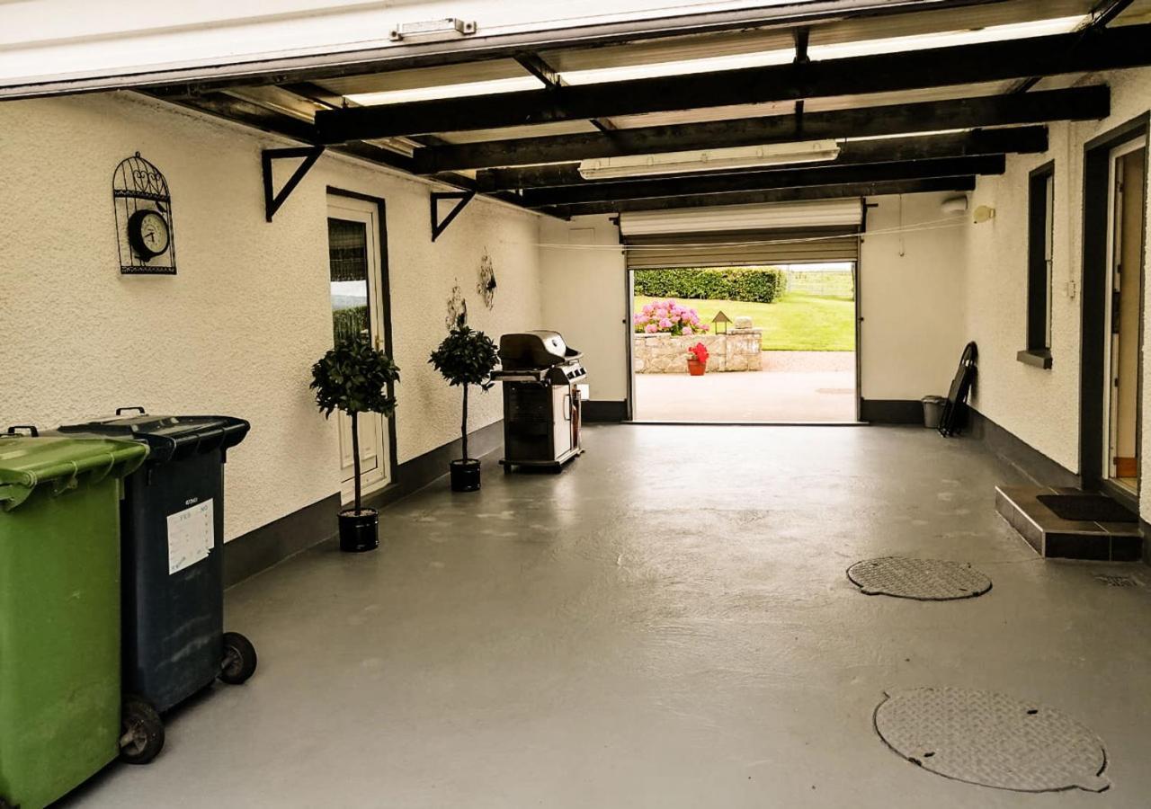 Moat Holiday Rental Lisnaskea Eksteriør bilde